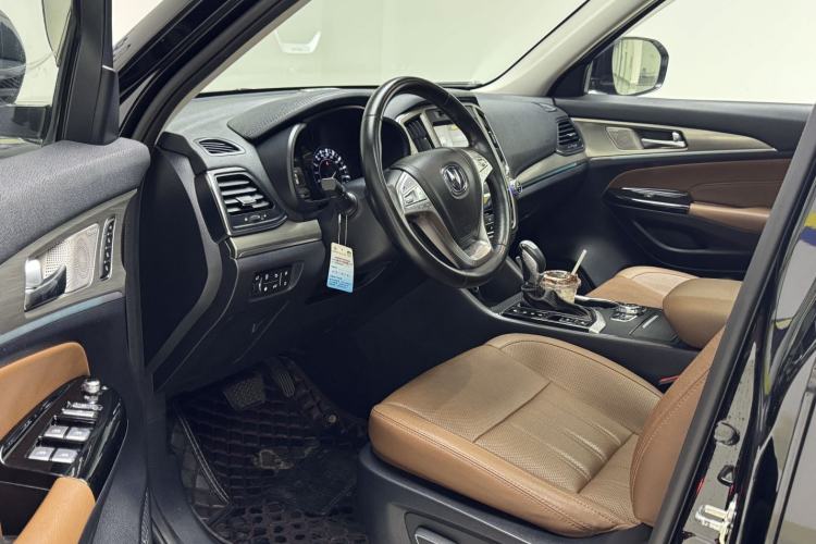 Used CHANGAN CS95 2017 2.0T Four-Wheel Drive ZhiZun Edition Interior 2