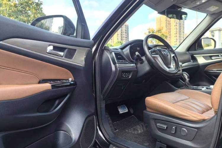 Used CHANGAN CS95 2017 2.0T Two-Wheel Drive Zhituo Edition Interior 4