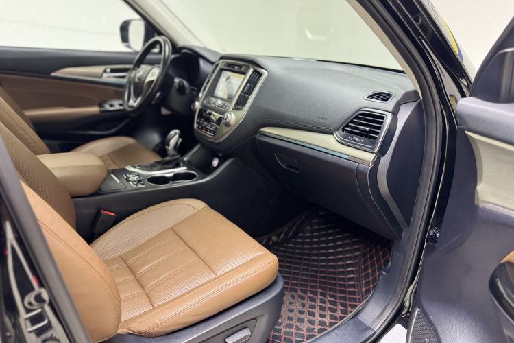 Used CHANGAN CS95 2017 2.0T Four-Wheel Drive ZhiZun Edition Interior 5