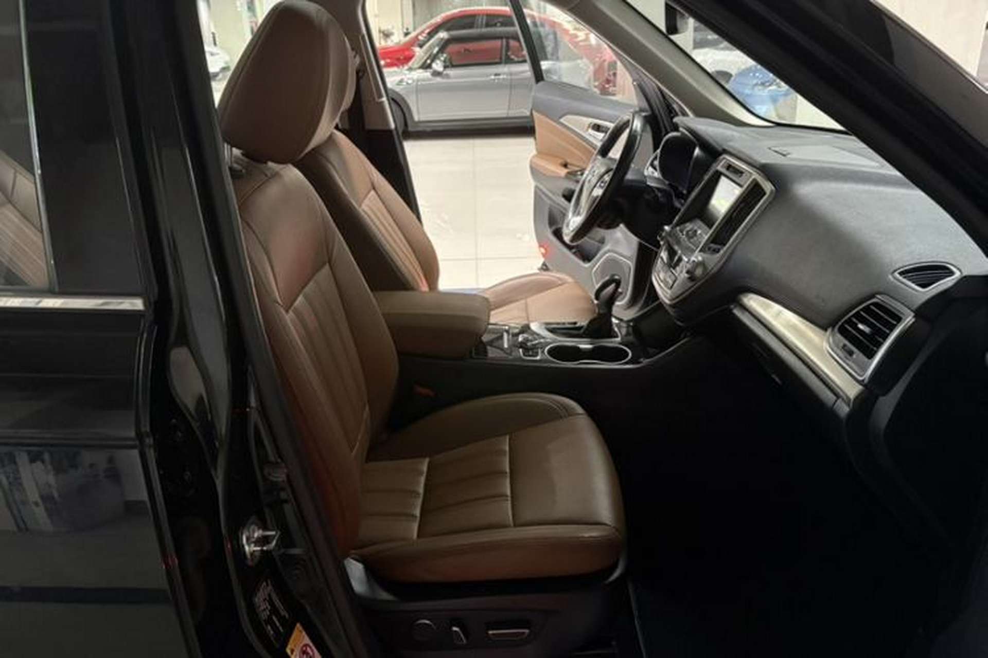 Used CHANGAN CS95 2017 2.0T Two-Wheel Drive Zhitu Edition Interior 5