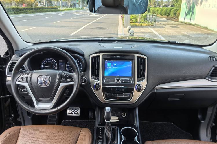 Used CHANGAN CS95 2017 2.0T Two-Wheel Drive Zhituo Edition Interior 6