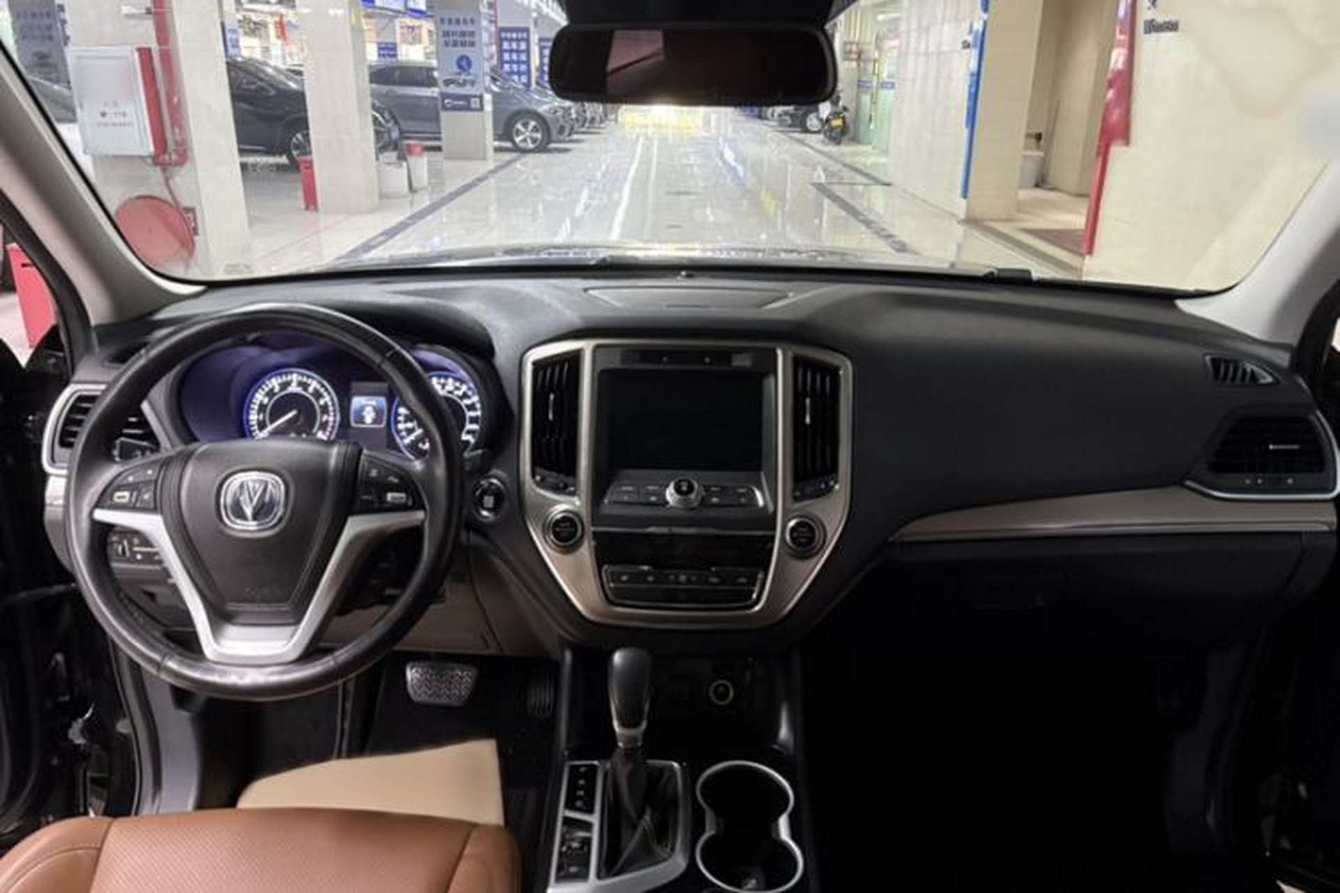 Used CHANGAN CS95 2017 2.0T Two-Wheel Drive Zhitu Edition Interior 6