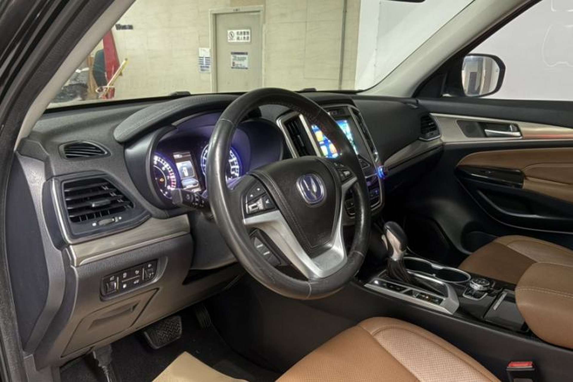 Used CHANGAN CS95 2017 2.0T Two-Wheel Drive Zhitu Edition Interior 8