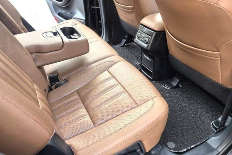 Used CHANGAN CS95 2017 2.0T Two-Wheel Drive Zhituo Edition Interior 9
