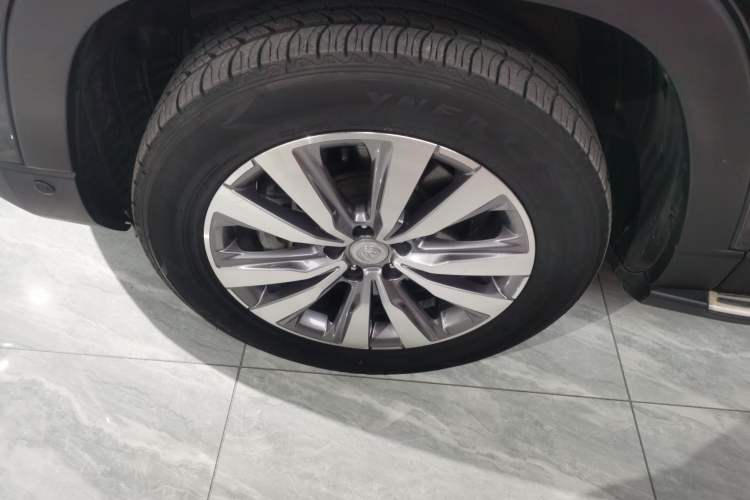 Used CHANGAN CS95 2017 2.0T Four-Wheel Drive ZhiZun Edition Left Front Wheel Hub