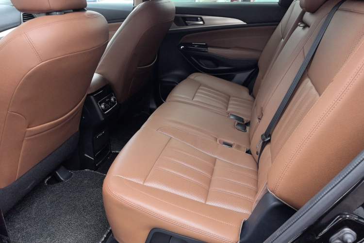 Used CHANGAN CS95 2017 2.0T Two-Wheel Drive Zhituo Edition Left Rear Seat