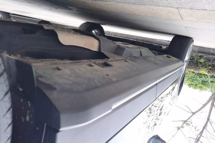 Used CHANGAN CS95 2017 2.0T Four-Wheel Drive ZhiZun Edition Left Side Sill