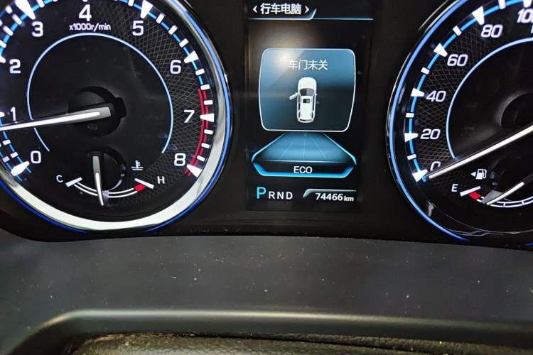Used CHANGAN CS95 2017 2.0T Two-Wheel Drive Zhituo Edition Odometer Close Up