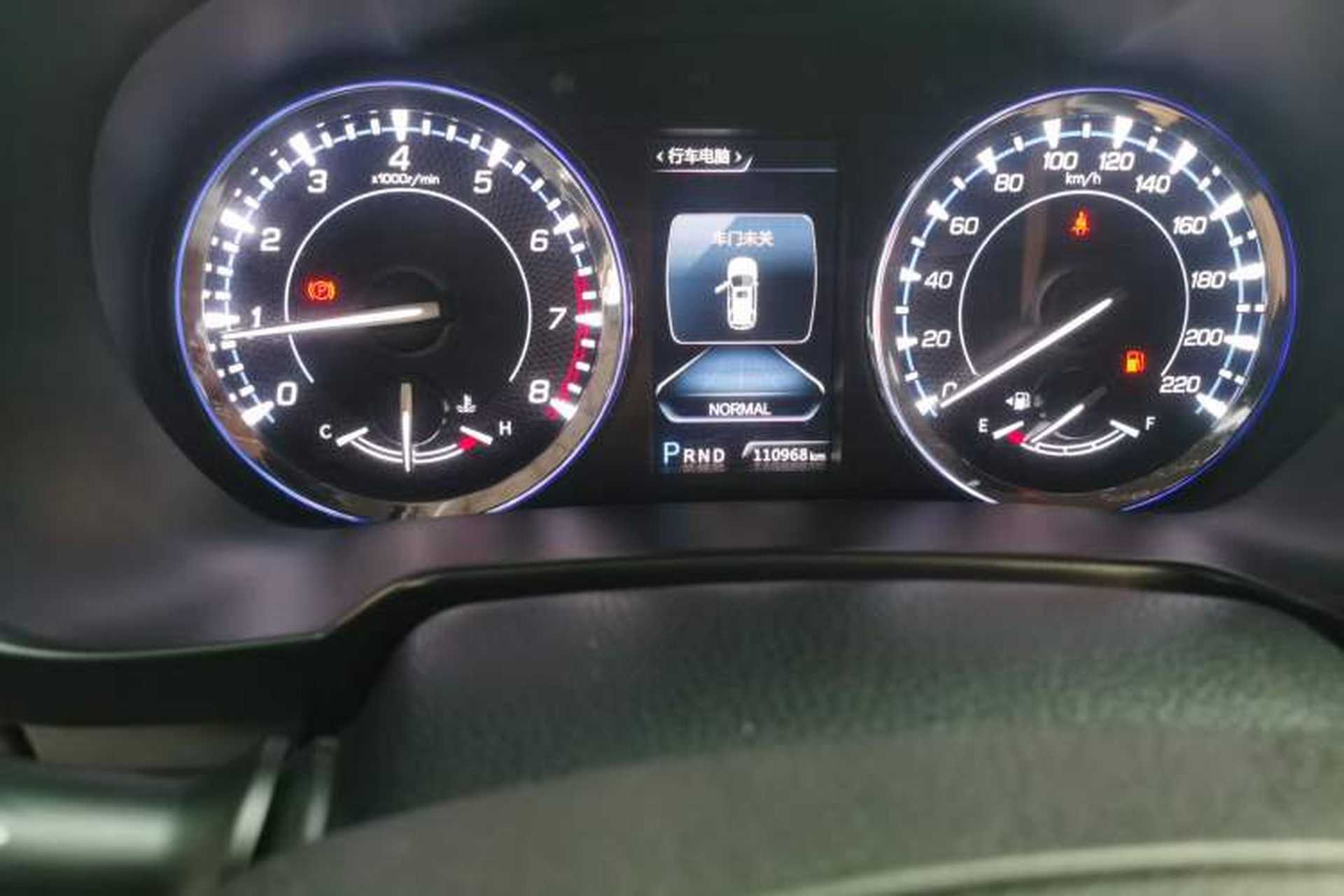 Used CHANGAN CS95 2017 2.0T Two-Wheel Drive Zhiyuan Edition Odometer Close Up