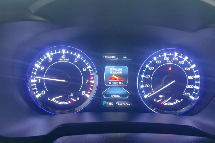 Used CHANGAN CS95 2017 2.0T Four-Wheel Drive ZhiZun Edition Odometer Close Up