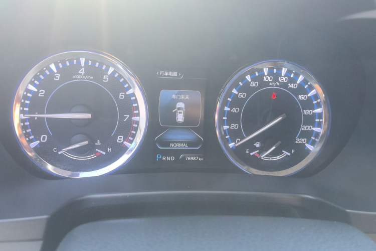 Used CHANGAN CS95 2017 2.0T Two-Wheel Drive Zhituo Edition Odometer Close Up