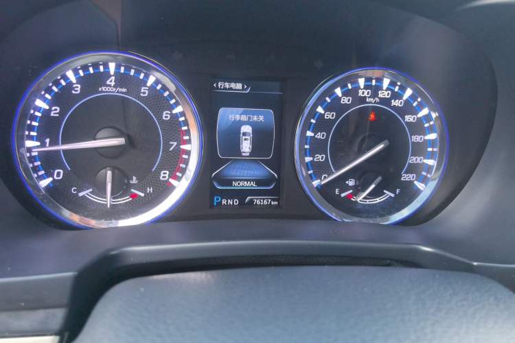 Used CHANGAN CS95 2017 2.0T Two-Wheel Drive Zhituo Edition Odometer Close Up