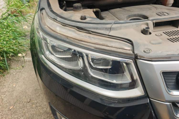 Used CHANGAN CS95 2017 2.0T Two-Wheel Drive Zhitu Edition Right Front Headlight