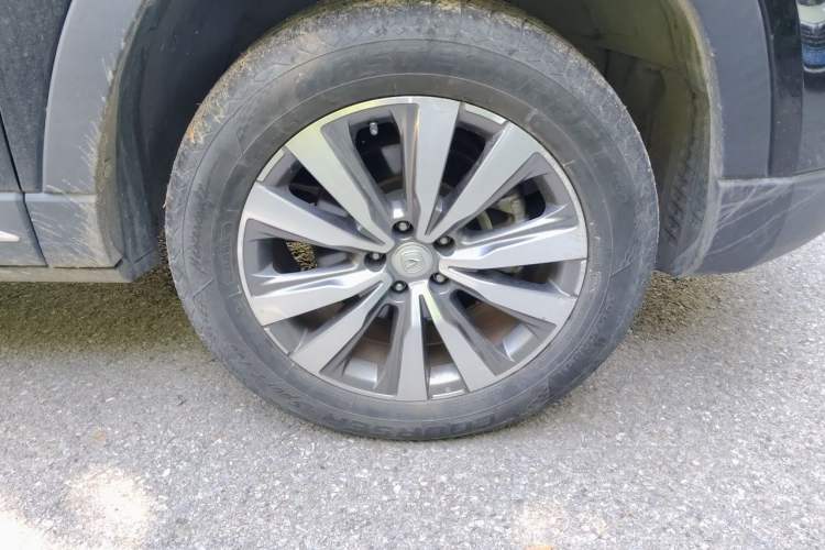 Used CHANGAN CS95 2017 2.0T Two-Wheel Drive Zhitu Edition Right Front Wheel Hub