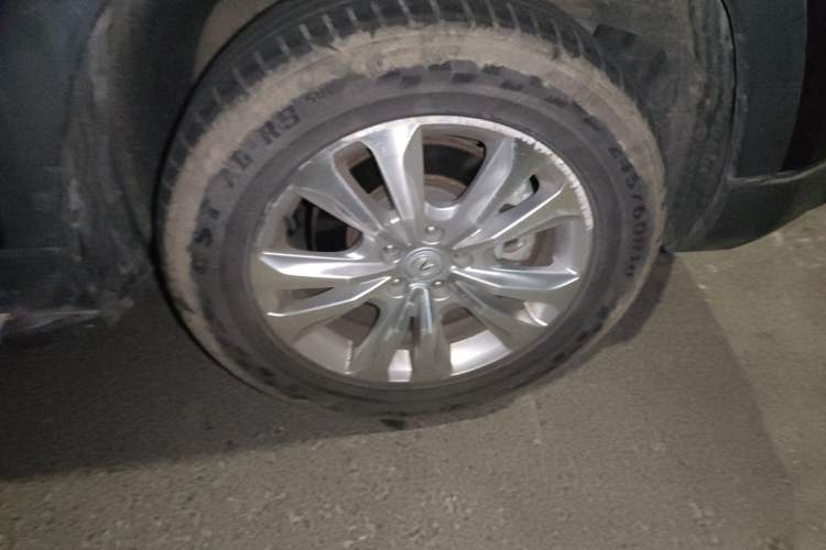 Used CHANGAN CS95 2017 2.0T Two-Wheel Drive Zhiyuan Edition Right Front Wheel Hub