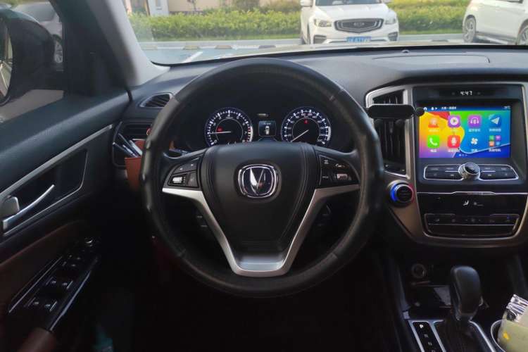 Used CHANGAN CS95 2017 2.0T Two-Wheel Drive Zhitu Edition Steering Wheel