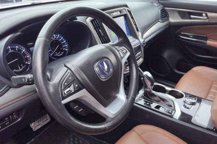 Used CHANGAN CS95 2017 2.0T Two-Wheel Drive Zhituo Edition Steering Wheel