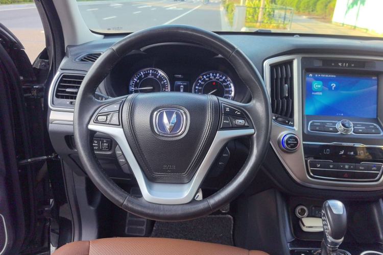 Used CHANGAN CS95 2017 2.0T Two-Wheel Drive Zhituo Edition Steering Wheel