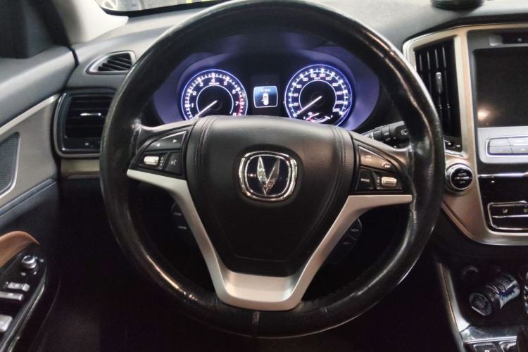 Used CHANGAN CS95 2017 2.0T Two-Wheel Drive Zhituo Edition Steering Wheel