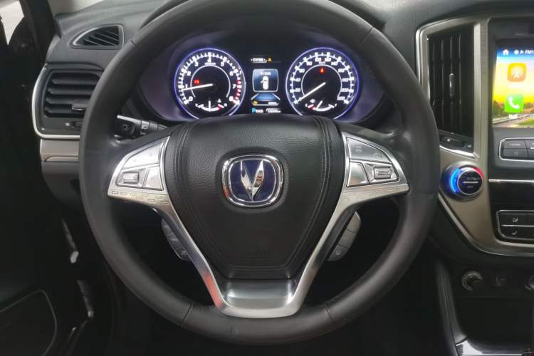 Used CHANGAN CS95 2017 2.0T Four-Wheel Drive ZhiZun Edition Steering Wheel