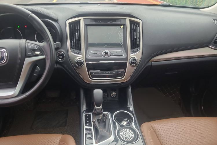 Used CHANGAN CS95 2017 2.0T Two-Wheel Drive Zhitu Edition Audio And AC Panel