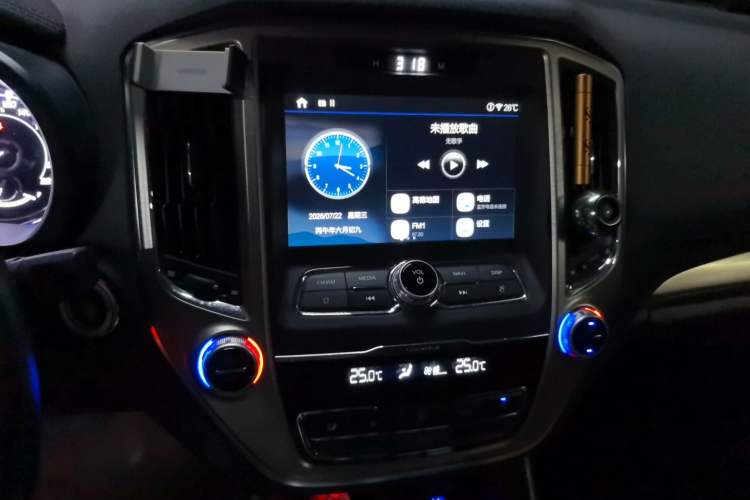 Used CHANGAN CS95 2017 2.0T Two-Wheel Drive Zhitu Edition Audio And AC Panel