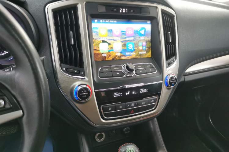 Used CHANGAN CS95 2017 2.0T Two-Wheel Drive Zhituo Edition Audio And AC Panel