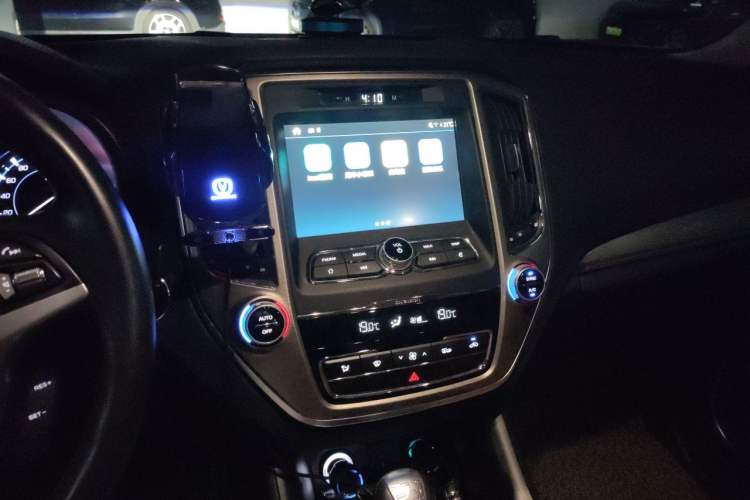 Used CHANGAN CS95 2017 2.0T Two-Wheel Drive Zhituo Edition Audio And AC Panel