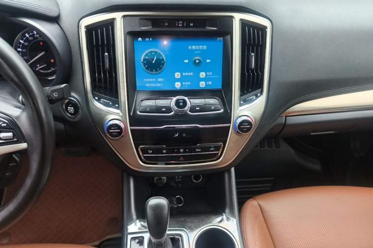 Used CHANGAN CS95 2017 2.0T Four-Wheel Drive SmartDrive Edition Audio And AC Panel