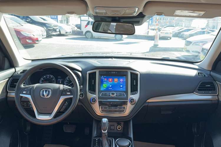 Used CHANGAN CS95 2017 2.0T Two-Wheel Drive Zhitu Edition Center Console