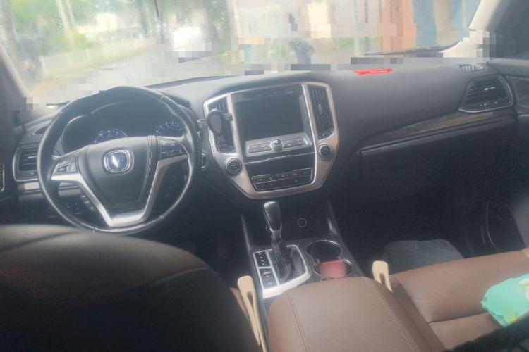 Used CHANGAN CS95 2017 2.0T Four-Wheel Drive ZhiZun Edition Center Console