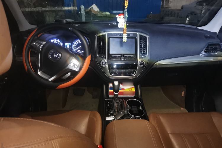 Used CHANGAN CS95 2017 2.0T Four-Wheel Drive ZhiZun Edition Center Console