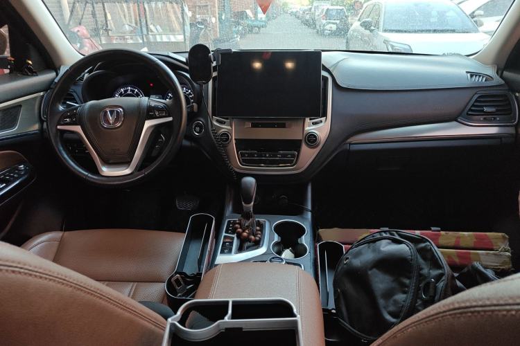 Used CHANGAN CS95 2017 2.0T Two-Wheel Drive Zhiyuan Edition Center Console