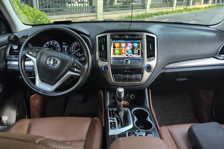 Used CHANGAN CS95 2017 2.0T Two-Wheel Drive Zhitu Edition Center Console