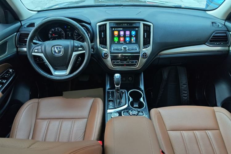 Used CHANGAN CS95 2017 2.0T Four-Wheel Drive SmartDrive Edition Center Console