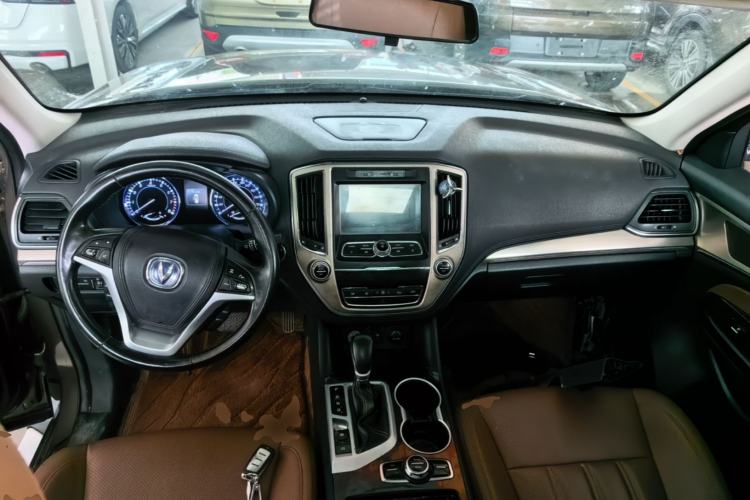 Used CHANGAN CS95 2017 2.0T Two-Wheel Drive Zhiyuan Edition Center Console