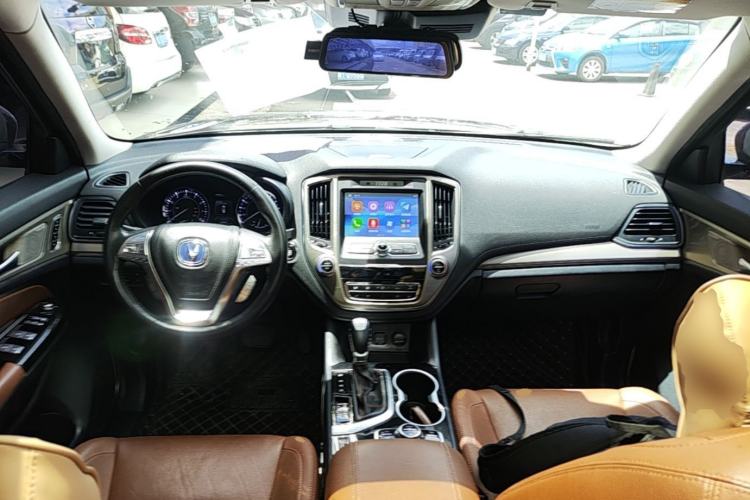 Used CHANGAN CS95 2017 2.0T Four-Wheel Drive ZhiZun Edition Center Console