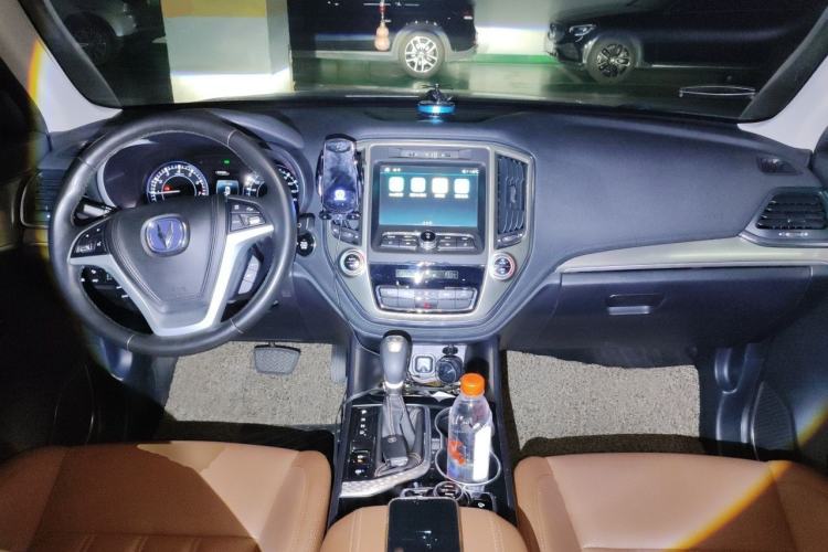Used CHANGAN CS95 2017 2.0T Two-Wheel Drive Zhituo Edition Center Console