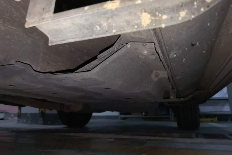 Used CHANGAN CS95 2017 2.0T Two-Wheel Drive Zhitu Edition Chassis Front Left