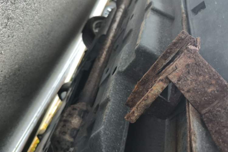 Used CHANGAN CS95 2017 2.0T Two-Wheel Drive Zhitu Edition Chassis Front Right