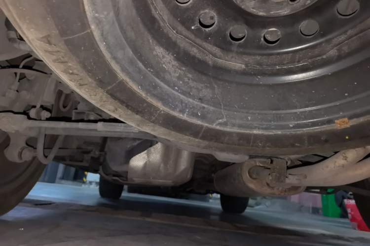 Used CHANGAN CS95 2017 2.0T Two-Wheel Drive Zhitu Edition Chassis Rear