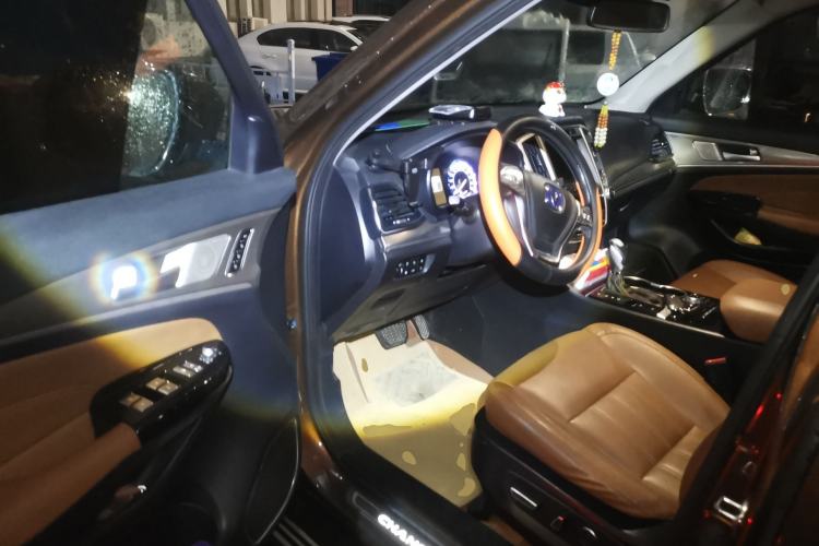 Used CHANGAN CS95 2017 2.0T Four-Wheel Drive ZhiZun Edition Driver Seat