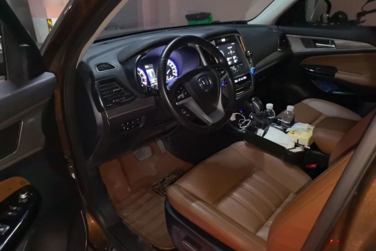 Used CHANGAN CS95 2017 2.0T Two-Wheel Drive Zhitu Edition Driver Seat
