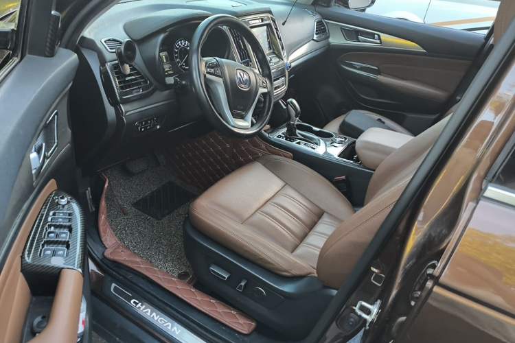 Used CHANGAN CS95 2017 2.0T Two-Wheel Drive Zhitu Edition Driver Seat