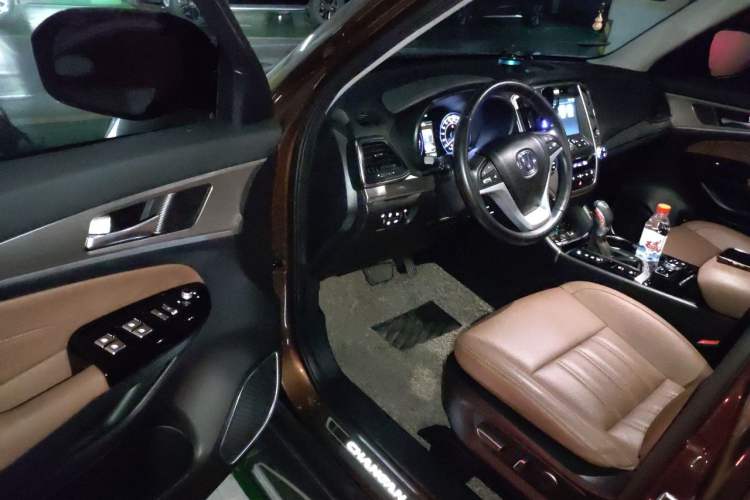 Used CHANGAN CS95 2017 2.0T Two-Wheel Drive Zhituo Edition Driver Seat
