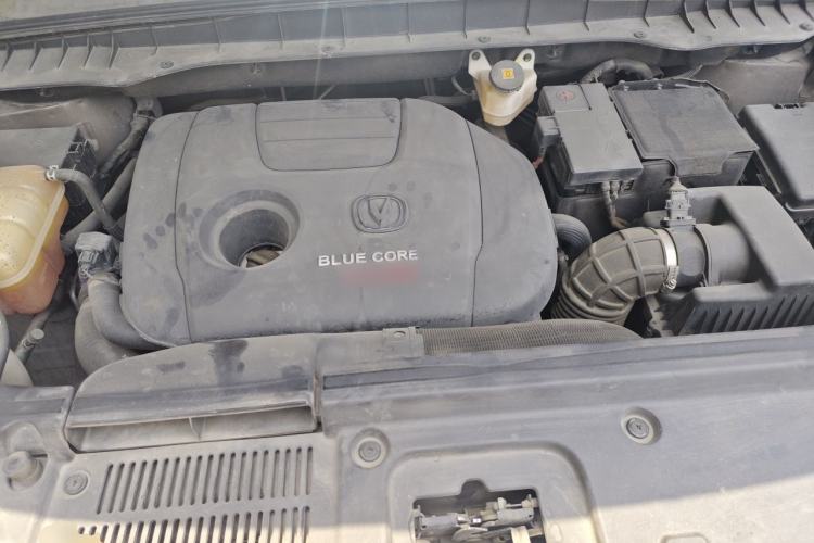Used CHANGAN CS95 2017 2.0T Four-Wheel Drive ZhiZun Edition Engine Bay