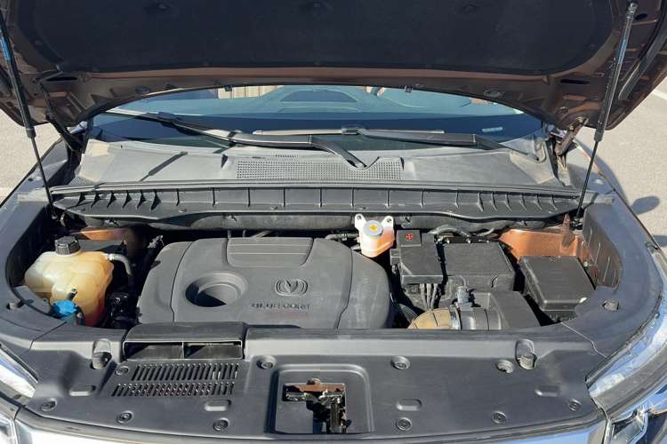 Used CHANGAN CS95 2017 2.0T Two-Wheel Drive Zhitu Edition Engine Bay