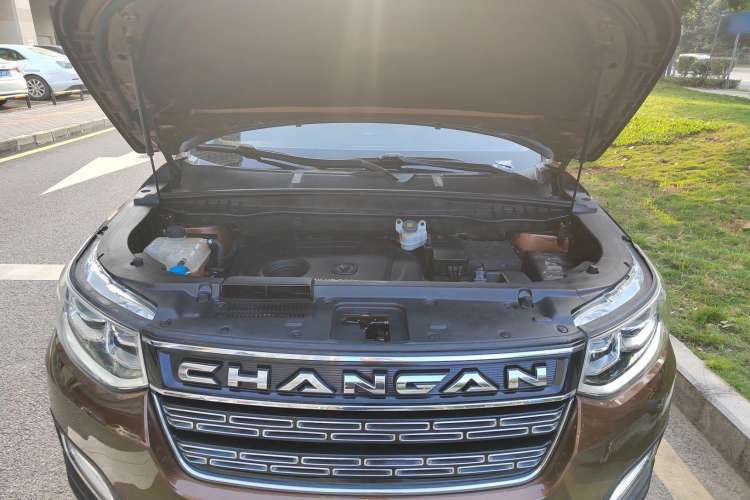 Used CHANGAN CS95 2017 2.0T Four-Wheel Drive ZhiZun Edition Engine Bay