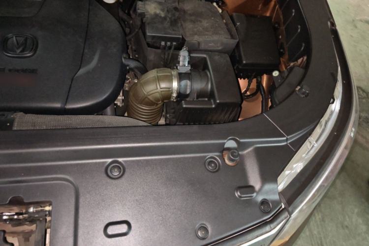 Used CHANGAN CS95 2017 2.0T Four-Wheel Drive SmartDrive Edition Engine Bay Left