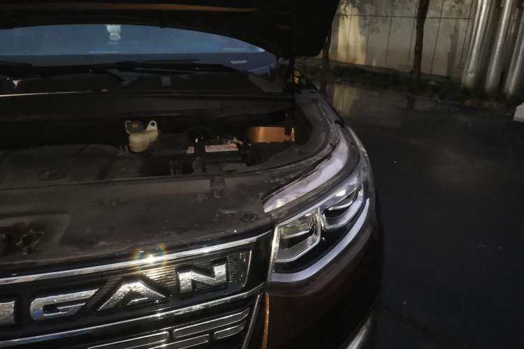 Used CHANGAN CS95 2017 2.0T Four-Wheel Drive ZhiZun Edition Engine Bay Left